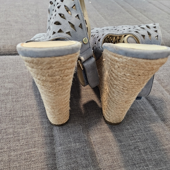 Marc Fisher wedge heels size 9-1/2 - Picture 6 of 9